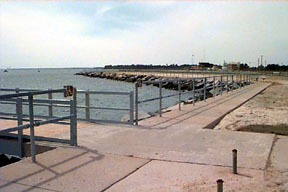 photo of accessible fishing pier at Indian River Inlet